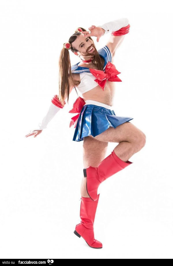 Uomo vestito da Sailor Moon