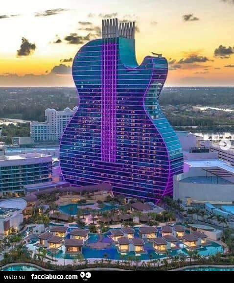 Inaugurato l'Hard Rock Hotel in Florida a forma di chitarra