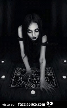 Vampira in seduta spiritica